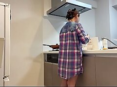 Kitchen Creampie: Amateur Wife